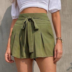 Slant Pockets Fold Pleated Detail Knot Front Shorts